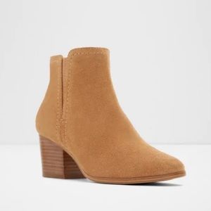 🆕 Aldo Tan Ankle Boots with Chunky Heel and Sleek Design